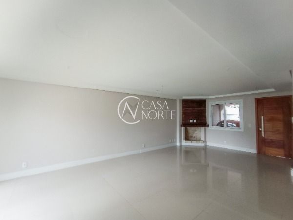 Casa à venda com 3 quartos, 253m², 3 suítes, 2 vagas, Rua General Rondon no bairro Vila Assunção em Porto Alegre