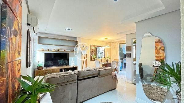 Casa à venda com 3 quartos, 185m², 1 suíte, 2 vagas, Estrada Jorge Pereira Nunes no bairro Campo Novo em Porto Alegre