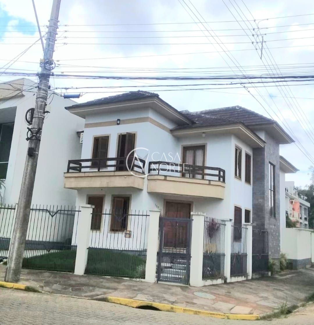 Casa à venda com 4 quartos, 221m², 2 suítes, -6 vaga, Rua Francisco Solano Borges no bairro Hípica em Porto Alegre