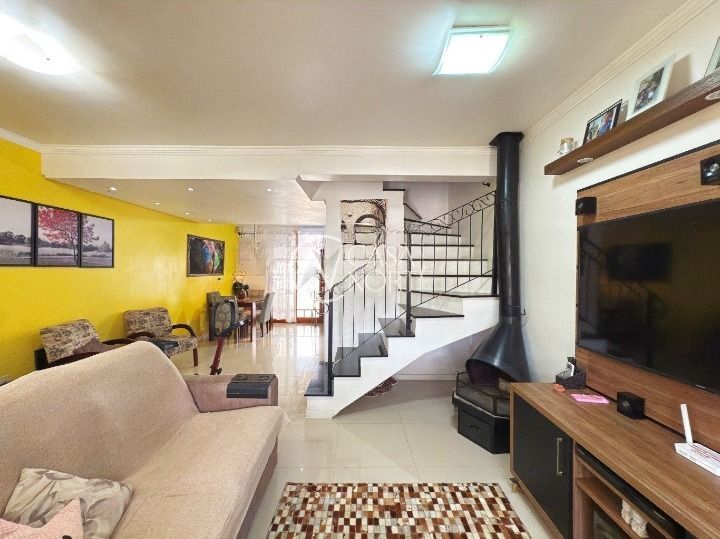 Casa de Condomínio à venda com 3 quartos, 80m², 1 suíte, 1 vaga, Avenida Edgar Pires de Castro no bairro Hípica em Porto Alegre