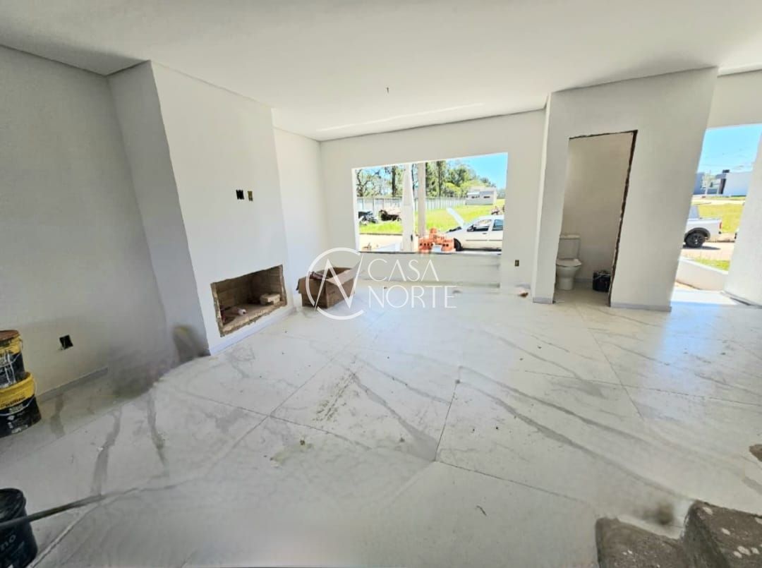 Casa de Condomínio à venda com 3 quartos, 132m², 1 suíte, 2 vagas, Avenida Juca Batista no bairro Hípica em Porto Alegre