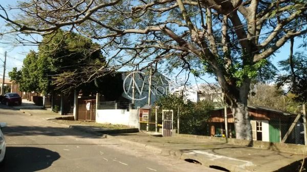 Terreno à venda  com 388m², Rua dos Coqueiros no bairro Espírito Santo em Porto Alegre
