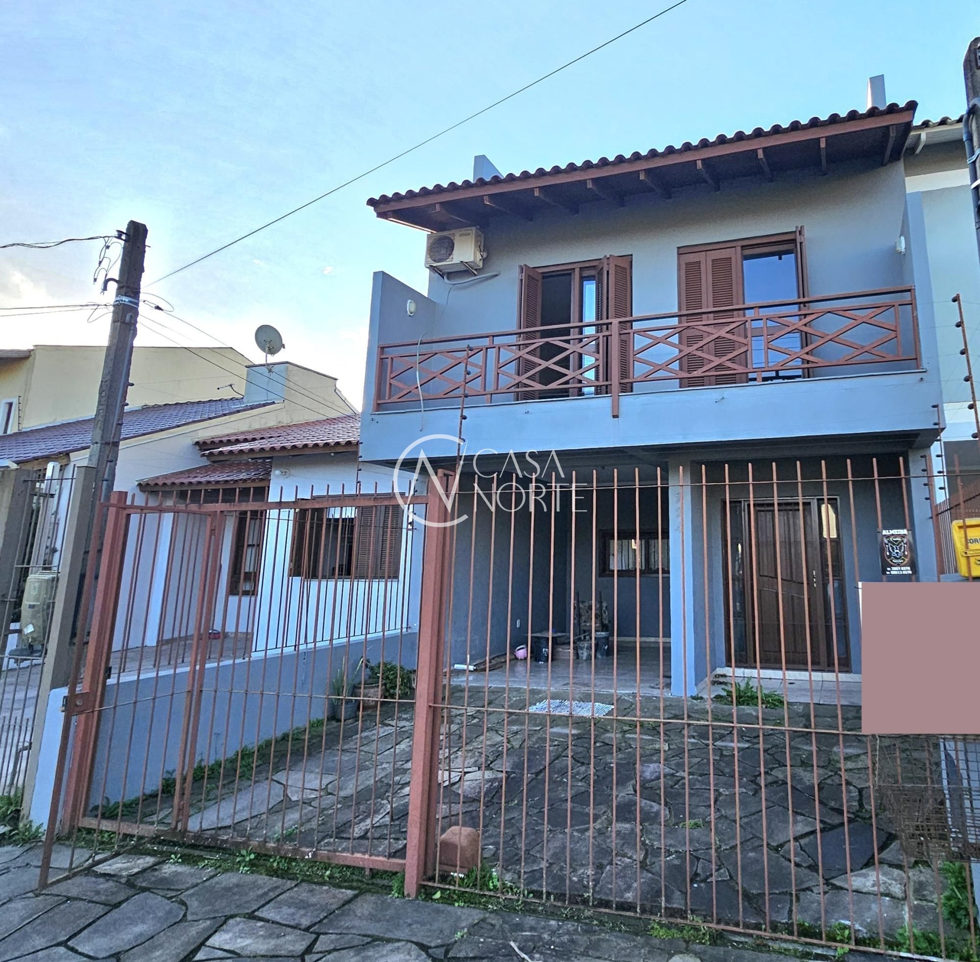 Casa à venda com 4 quartos, 207m², 1 suíte, 2 vagas, Rua Constantino Fernando Onorato Bottin no bairro Hípica em Porto Alegre