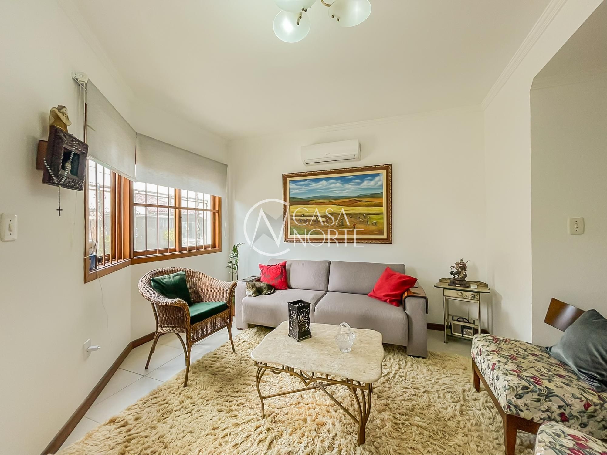 Casa à venda com 3 quartos, 200m², 1 suíte, 2 vagas, Rua Romano Rolando Botin no bairro Hípica em Porto Alegre