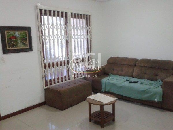 Casa à venda com 3 quartos, 160m², 1 suíte, 1 vaga, Rua Fernando Jorge Schneider no bairro Hípica em Porto Alegre