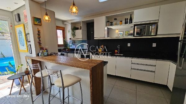 Casa à venda com 3 quartos, 120m², 1 suíte, 2 vagas, Rua Fernando Jorge Schneider no bairro Hípica em Porto Alegre