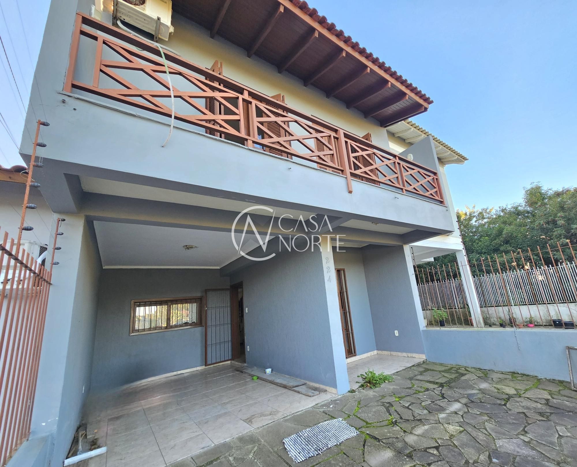 Casa à venda com 4 quartos, 207m², 1 suíte, 2 vagas, Rua Constantino Fernando Onorato Bottin no bairro Hípica em Porto Alegre