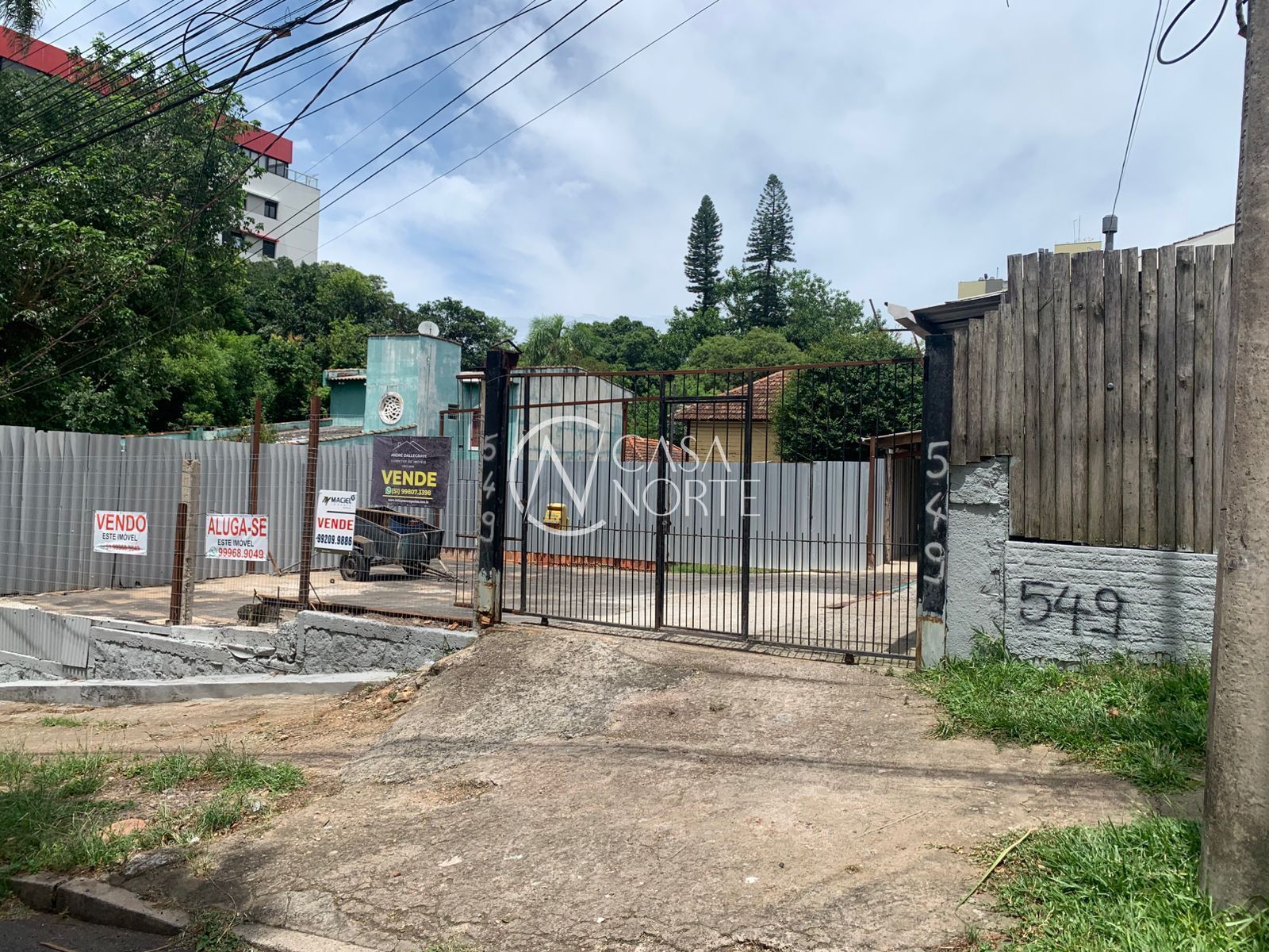 Terreno à venda  com 216m², Rua Marechal Hermes no bairro Camaquã em Porto Alegre
