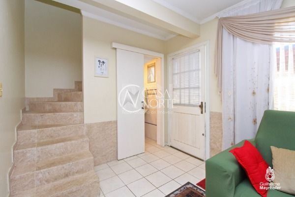 Casa à venda com 2 quartos, 118m², 4 vagas, Edgar Pires de Castro no bairro Aberta dos Morros em Porto Alegre