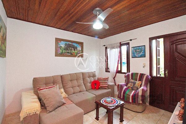 Casa à venda com 2 quartos, 150m², 2 vagas, Travessa Andre Primo Biazetto no bairro Ipanema em Porto Alegre