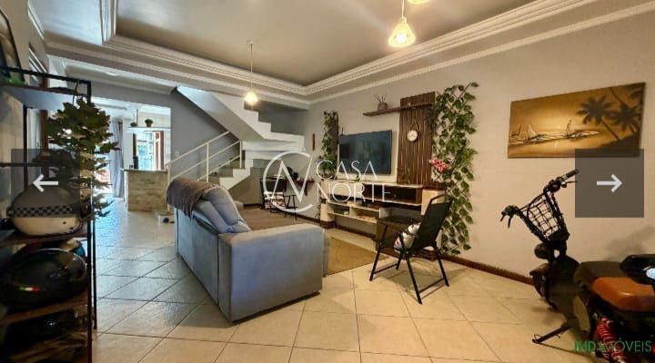 Casa à venda com 3 quartos, 251m², 1 suíte, 2 vagas, Rua Ladislau Neto no bairro Ipanema em Porto Alegre