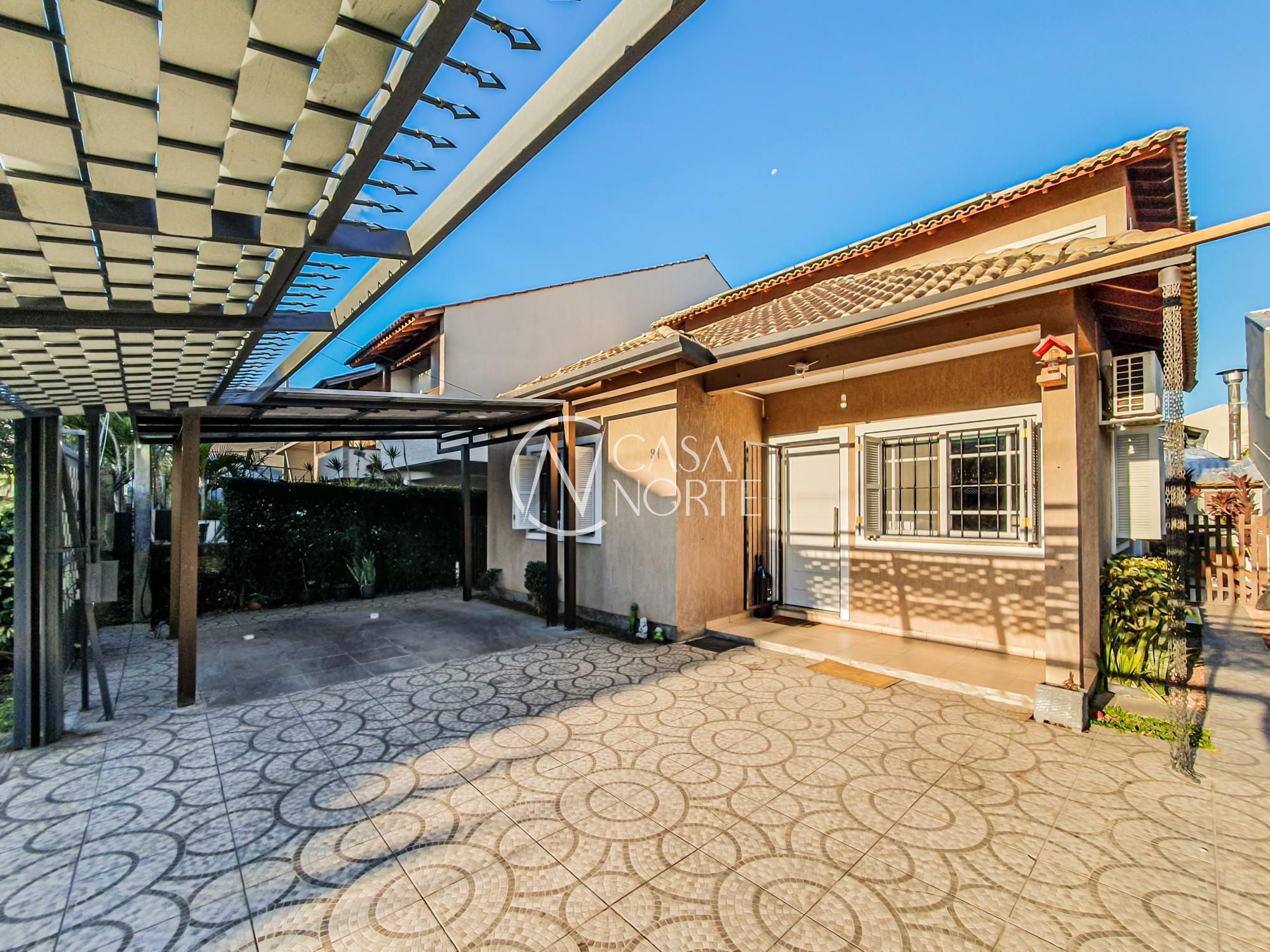 Casa à venda com 5 quartos, 152m², 1 suíte, 2 vagas, Rua Luzinete Alves Aragon no bairro Hípica em Porto Alegre