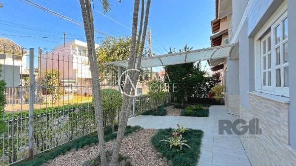 Casa à venda com 3 quartos, 186m², 1 suíte, 2 vagas, Rua Luiz Delfino no bairro Espírito Santo em Porto Alegre