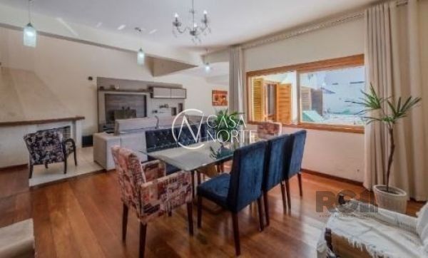 Casa à venda com 4 quartos, 600m², 2 suítes, 2 vagas, Rua Adao Pinheiro da Silva no bairro Aberta dos Morros em Porto Alegre