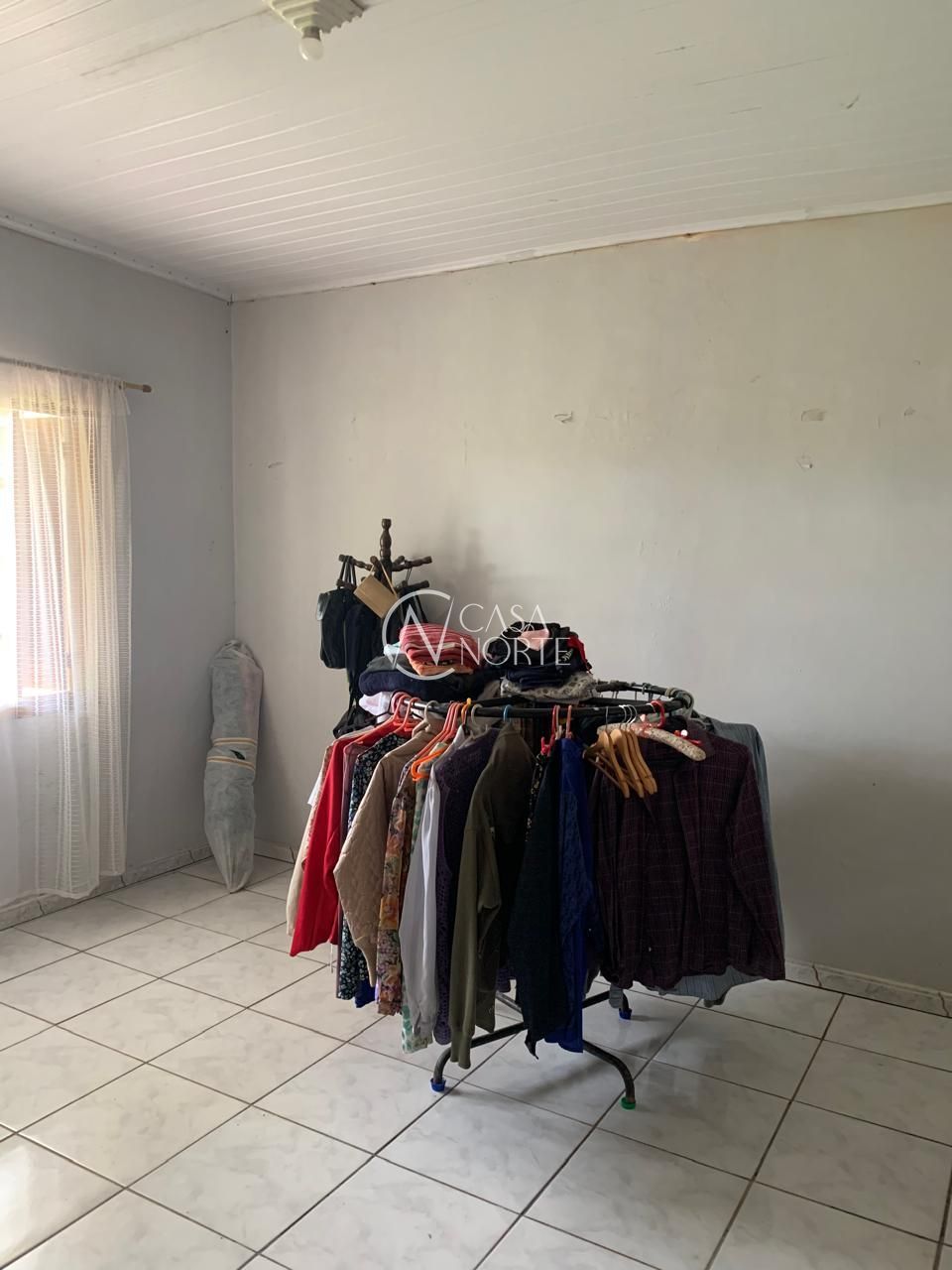 Casa à venda com 3 quartos, 100m², 3 vagas, Rua Ipê-Rosa no bairro Restinga em Porto Alegre