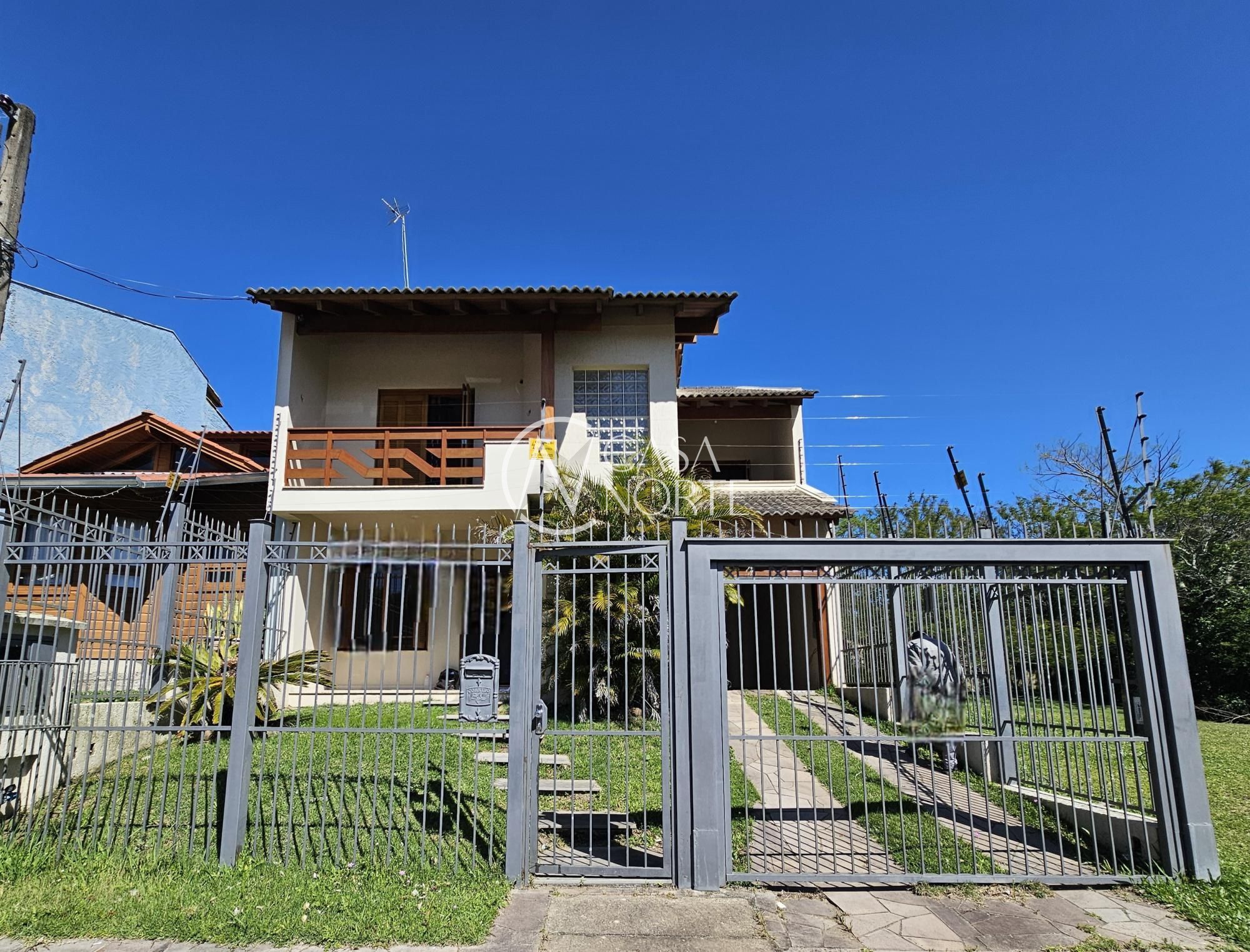 Casa à venda com 3 quartos, 196m², 1 suíte, 4 vagas, Rua Doutor Lauro Miguel Sturm no bairro Aberta dos Morros em Porto Alegre