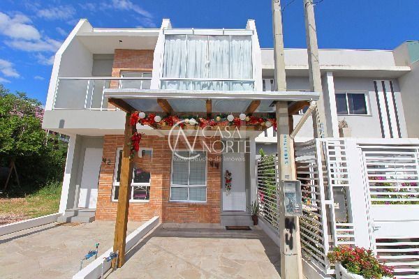 Casa à venda , 107m², 2 suítes, 1 vaga, Rua Vacaria no bairro Hípica em Porto Alegre