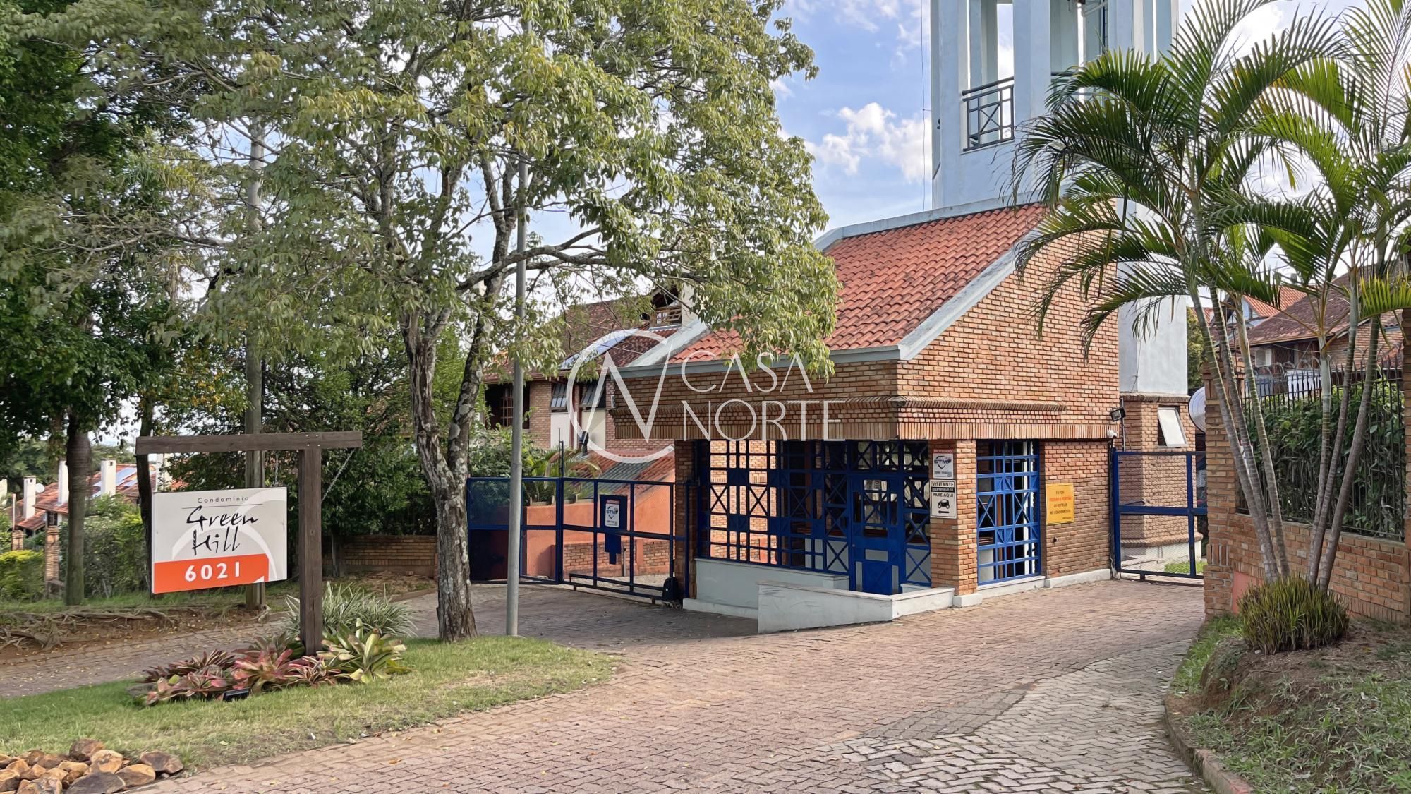 Casa à venda com 2 quartos, 95m², 1 vaga, Avenida da Cavalhada no bairro Cavalhada em Porto Alegre