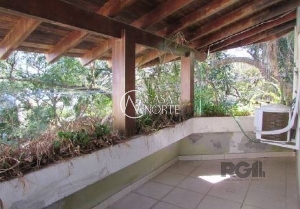 Casa à venda com 4 quartos, 356m², 2 suítes, 4 vagas, Avenida Fabio Araujo Santos no bairro Nonoai em Porto Alegre