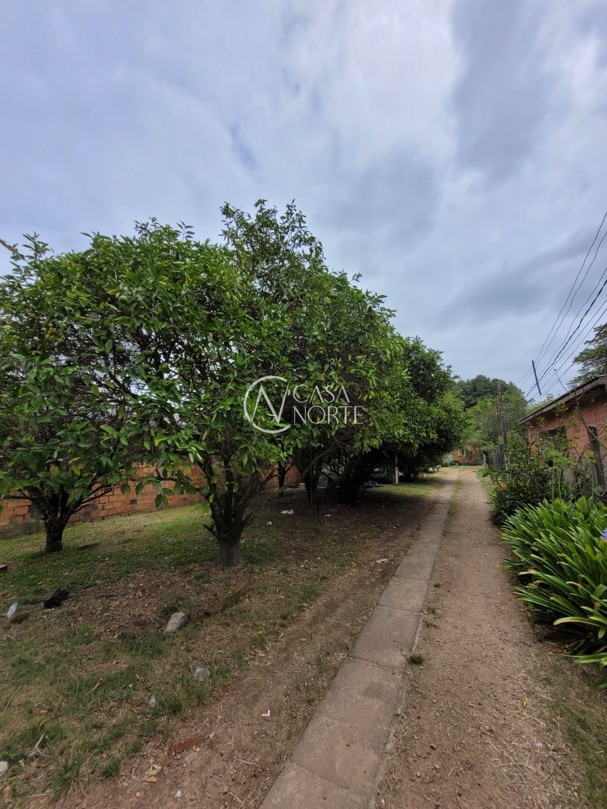 Terreno à venda  com 2400m², Rua das Espatódeas no bairro Ponta Grossa em Porto Alegre
