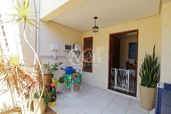 Casa à venda com 3 quartos, 159m², 1 suíte, 1 vaga, Rua Fabiana Kila de Avila no bairro Hípica em Porto Alegre