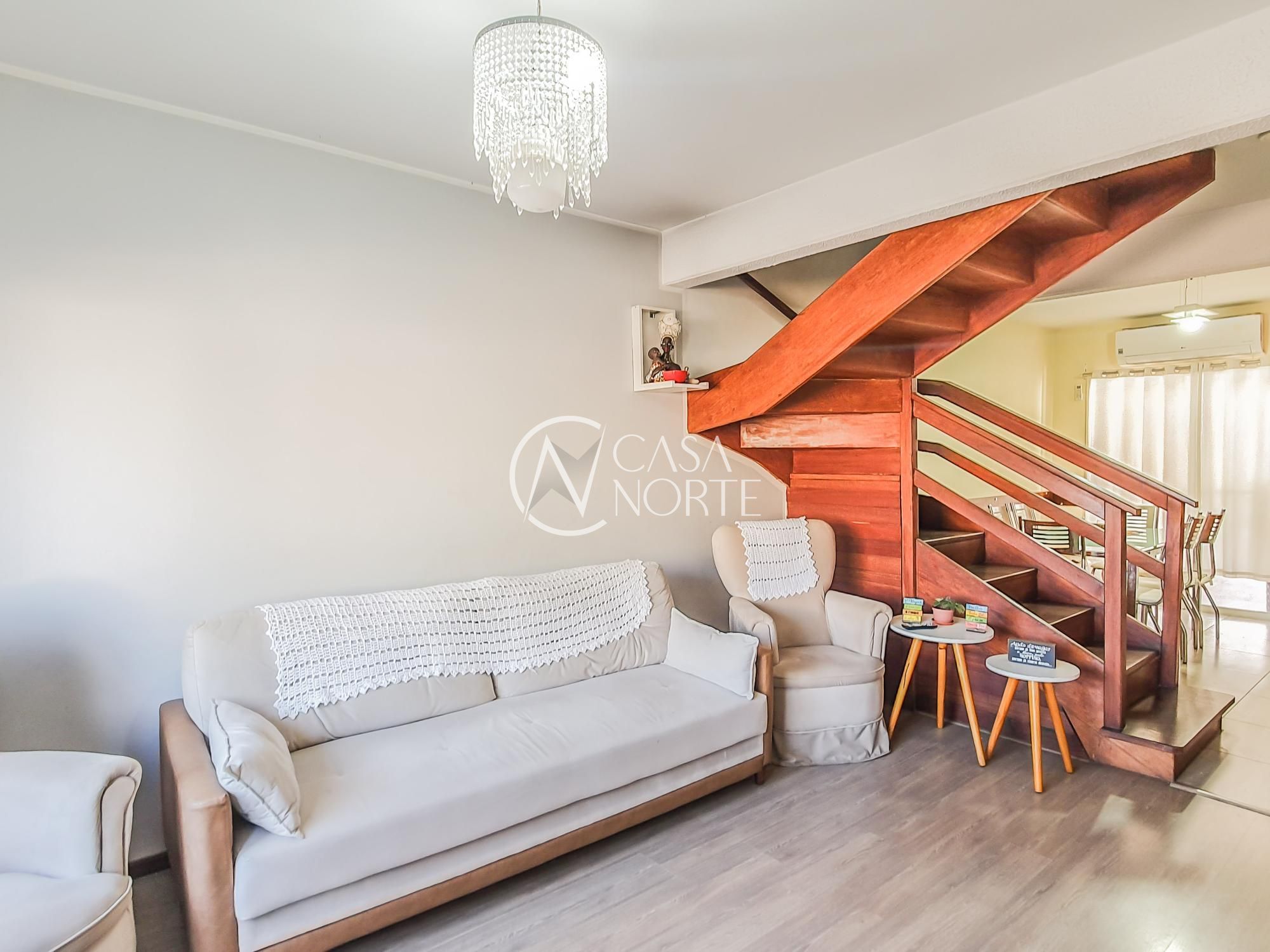 Casa de Condomínio à venda com 3 quartos, 146m², 1 suíte, 2 vagas, Avenida Edgar Pires de Castro no bairro Hípica em Porto Alegre