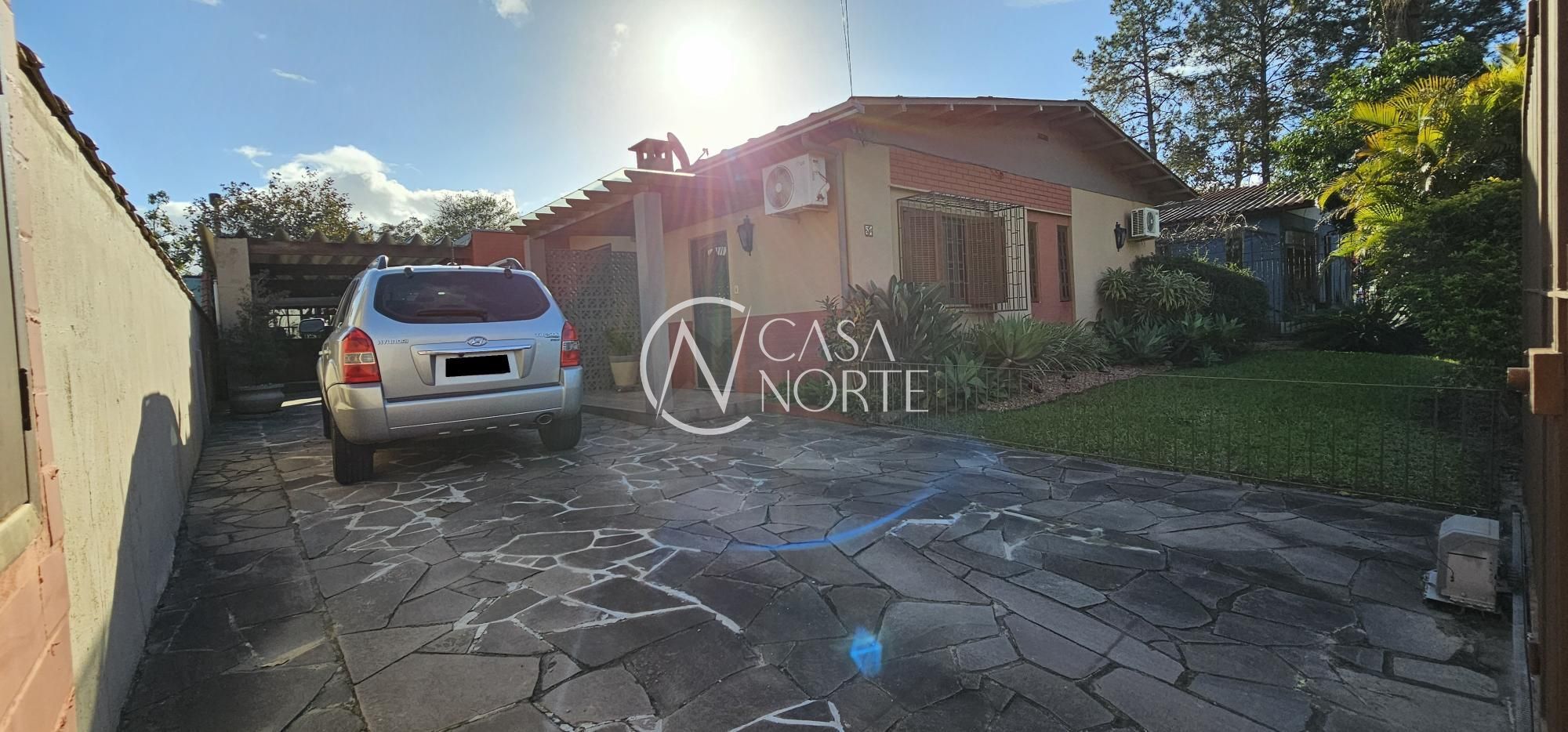 Casa de Condomínio à venda com 3 quartos, 148m², 1 suíte, 2 vagas, Avenida Edgar Pires de Castro no bairro Hípica em Porto Alegre