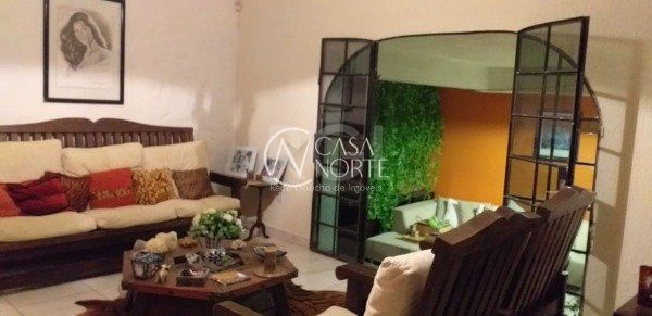 Casa à venda com 3 quartos, 260m², 1 suíte, Rua dos Minuanos no bairro Espírito Santo em Porto Alegre