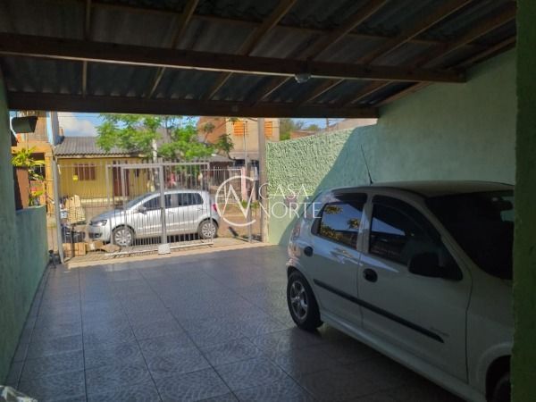 Casa à venda com 3 quartos, 123m², 1 suíte, 4 vagas, Rua José Matone no bairro Aberta dos Morros em Porto Alegre