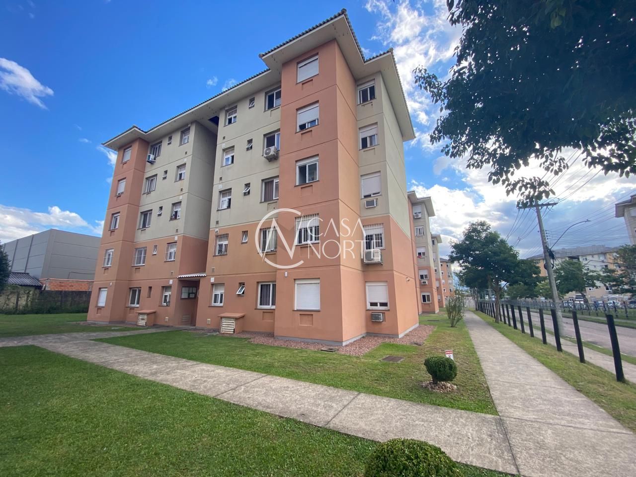 Apartamento à venda com 2 quartos, 47m², 1 vaga, Rua Soely Nunes Rosa no bairro Restinga em Porto Alegre