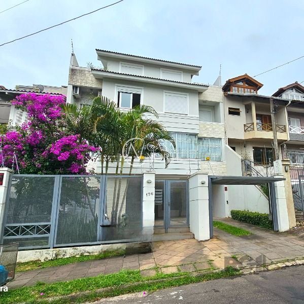 Apartamento à venda com 3 quartos, 157m², 1 suíte, 2 vagas, Avenida Dona Paulina no bairro Tristeza em Porto Alegre
