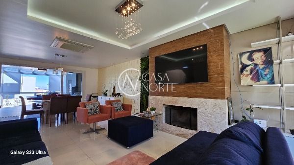 Casa de Condomínio à venda com 3 quartos, 230m², 3 suítes, 4 vagas, Rua Ivo Walter Kern no bairro Hípica em Porto Alegre