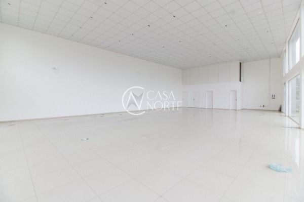 Loja à venda , 845m², Avenida Edgar Pires de Castro no bairro Hípica em Porto Alegre