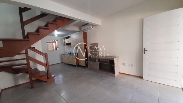 Casa de Condomínio à venda com 2 quartos, 82m², 1 vaga, Rua Capitao Pedroso no bairro Restinga em Porto Alegre