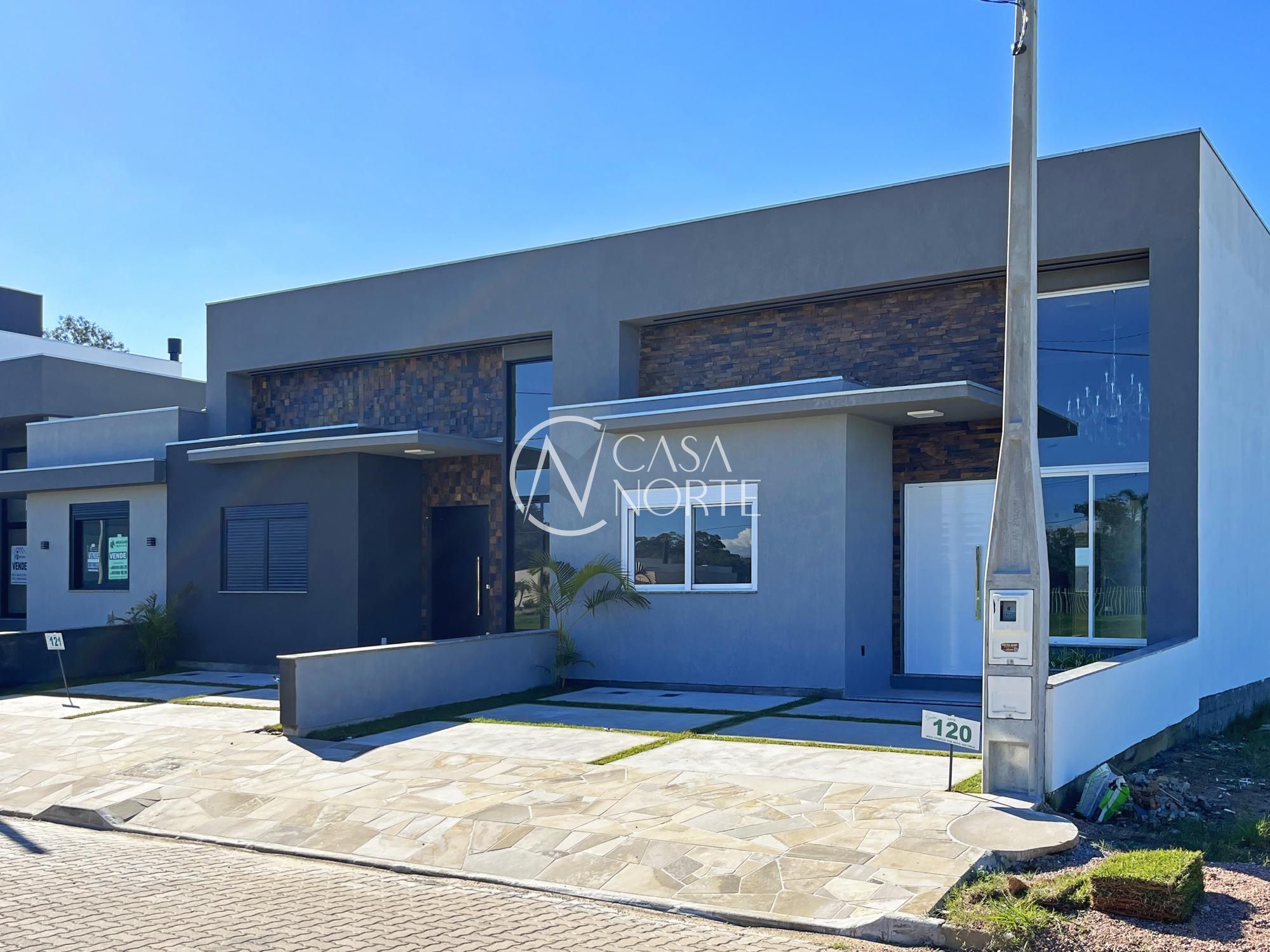 Casa de Condomínio à venda com 3 quartos, 95m², 1 suíte, 2 vagas, Avenida Juca Batista no bairro Hípica em Porto Alegre