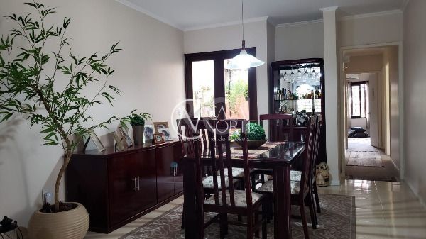 Casa à venda com 3 quartos, 146m², 1 suíte, 2 vagas, Rua Padre Paulo Englert no bairro Espírito Santo em Porto Alegre