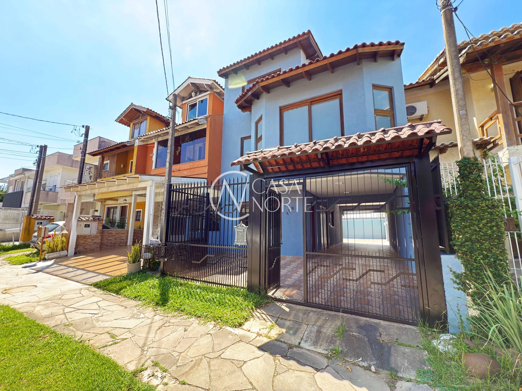 Casa à venda com 2 quartos, 208m², 2 suítes, 3 vagas, Rua Guatambu no bairro Hípica em Porto Alegre