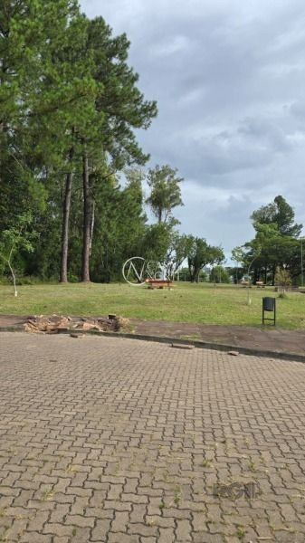 Terreno à venda  com 192m², Rua Alessandra Sanhudo Malinski no bairro Hípica em Porto Alegre