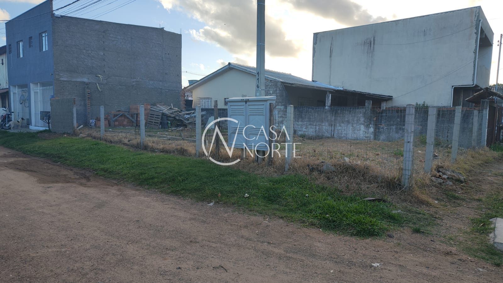 Casa à venda com 2 quartos, 60m², 1 vaga, Rua Sete Povos As Missões no bairro Hípica em Porto Alegre