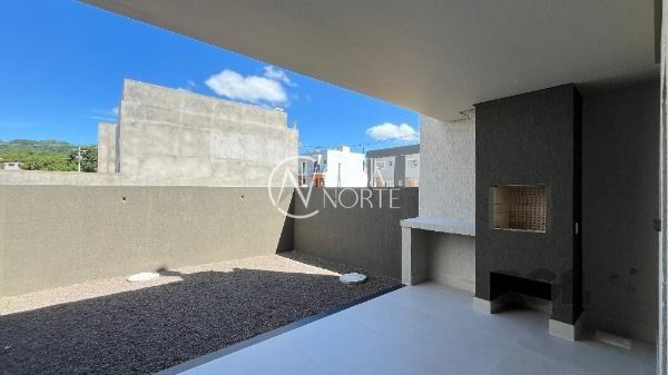 Casa de Condomínio à venda com 3 quartos, 143m², 1 suíte, 2 vagas, Estrada Jorge Pereira Nunes no bairro Campo Novo em Porto Alegre