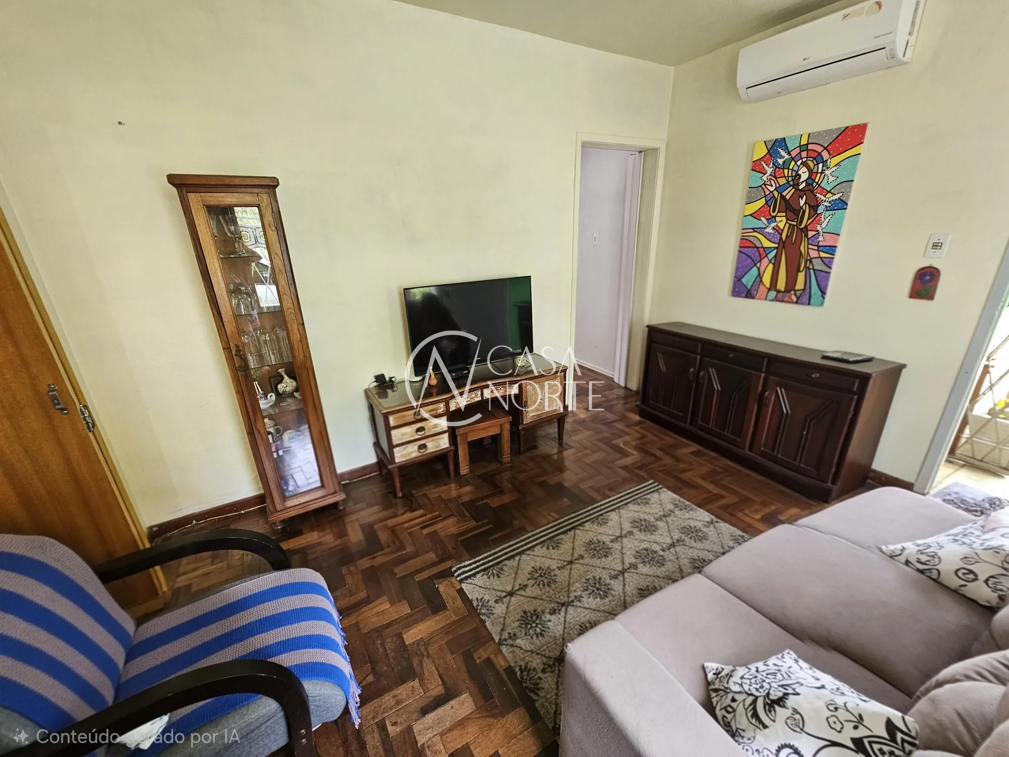 Casa à venda com 3 quartos, 149m², 3 vagas, Rua Jorge Simon no bairro Santa Tereza em Porto Alegre