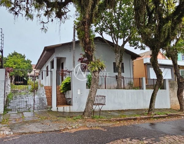 Casa à venda com 3 quartos, 130m², 2 vagas, Rua Landel de Moura no bairro Tristeza em Porto Alegre
