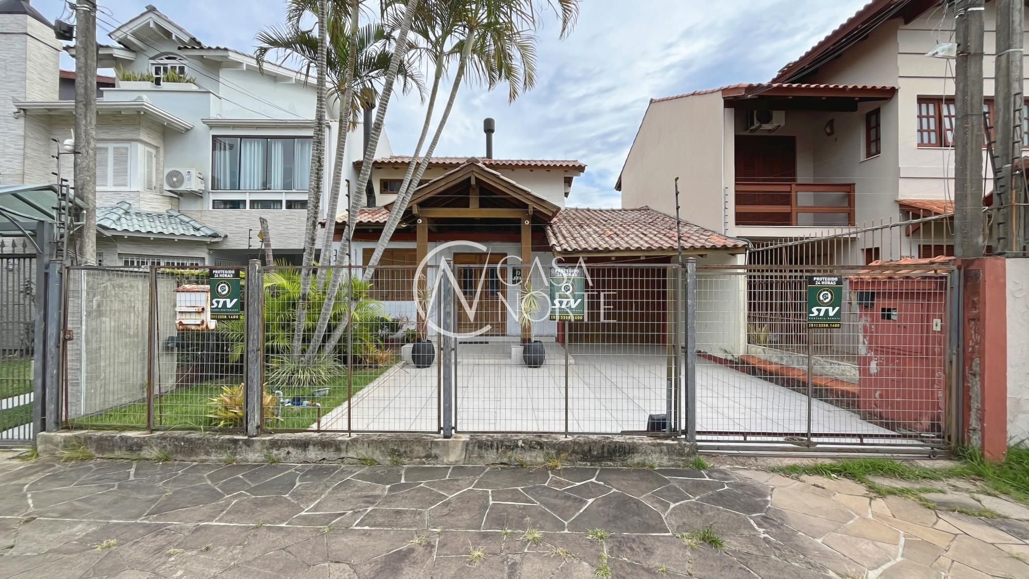 Casa à venda com 4 quartos, 178m², 2 suítes, 4 vagas, Rua Engenheiro Otacílio Oliveira no bairro Ipanema em Porto Alegre
