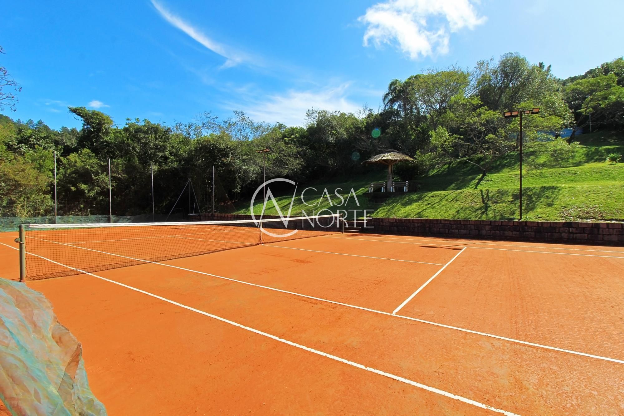 Terreno à venda  com 319m², Avenida Edgar Pires de Castro no bairro Hípica em Porto Alegre