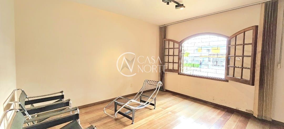 Casa à venda com 3 quartos, 175m², 1 suíte, 5 vagas, Rua Adão Pinheiro da Silva no bairro Ipanema em Porto Alegre