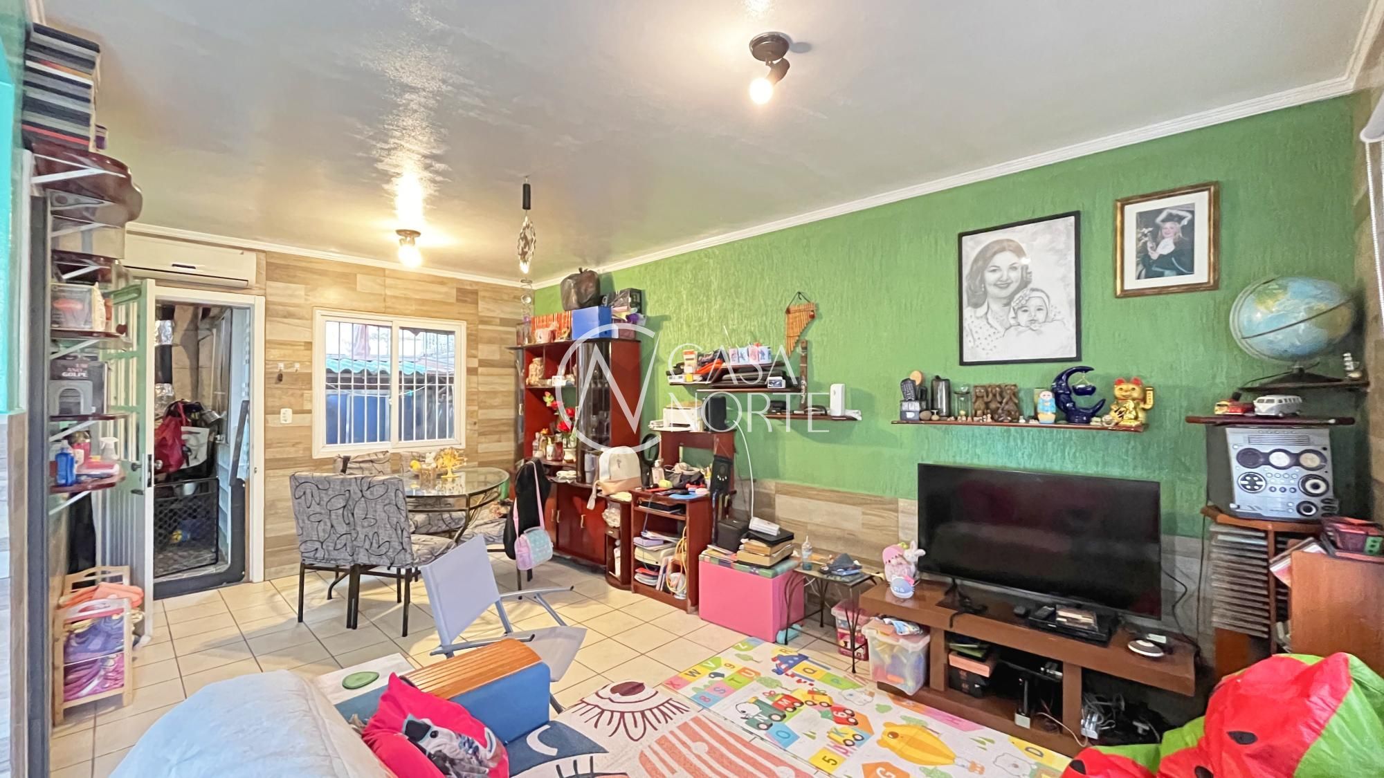 Casa de Condomínio à venda com 2 quartos, 118m², 4 vagas, Avenida Edgar Pires de Castro no bairro Hípica em Porto Alegre