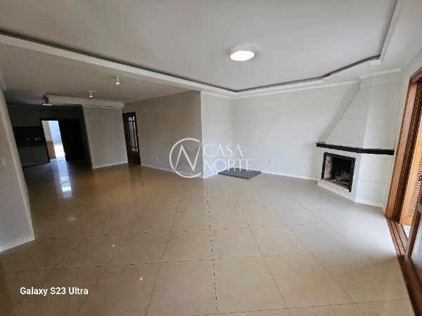 Casa de Condomínio à venda com 3 quartos, 188m², 1 suíte, 2 vagas, Rua Francisco Solano Borges no bairro Hípica em Porto Alegre