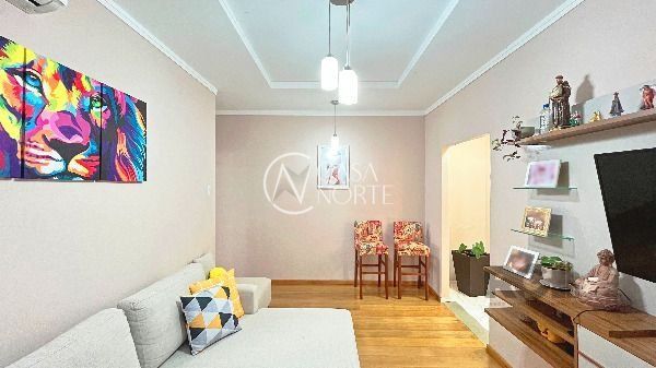 Casa à venda com 3 quartos, 82m², 1 vaga, Rua Professor Clemente Pinto no bairro Medianeira em Porto Alegre