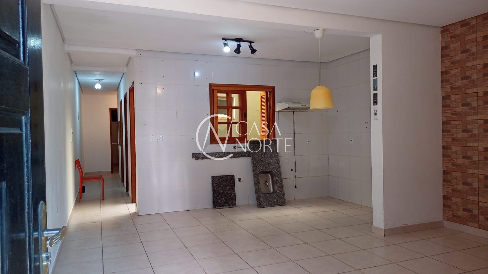 Casa à venda com 2 quartos, 69m², 1 vaga, Rua Sylvio Mottola no bairro Hípica em Porto Alegre