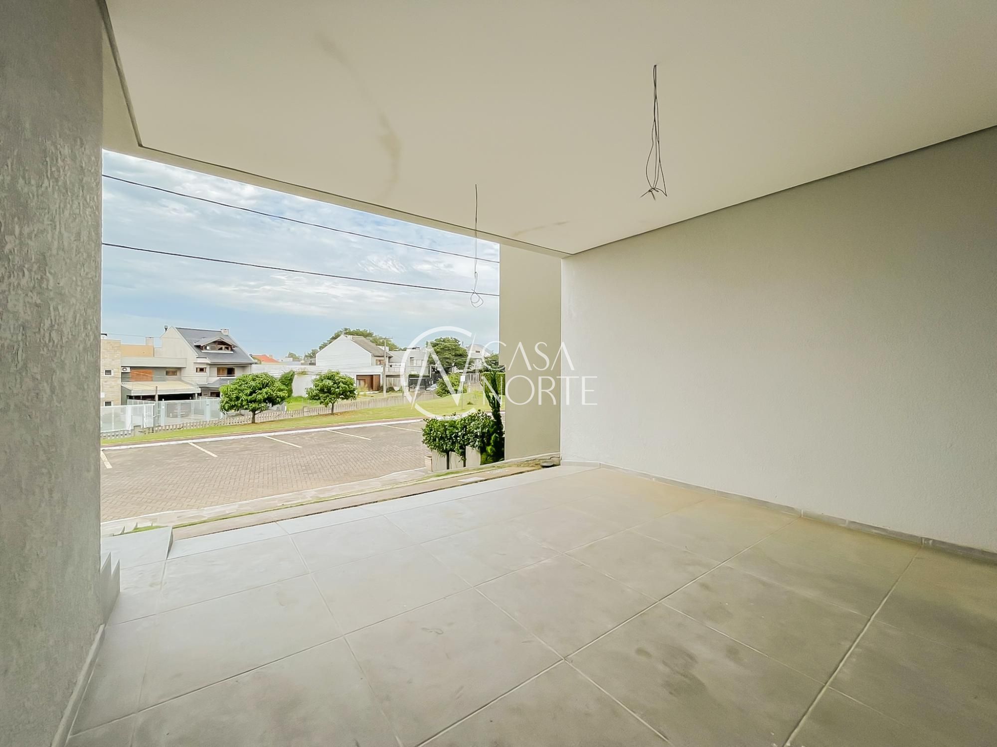 Casa de Condomínio à venda com 3 quartos, 199m², 3 suítes, 2 vagas, Rua Ivo Walter Kern no bairro Hípica em Porto Alegre